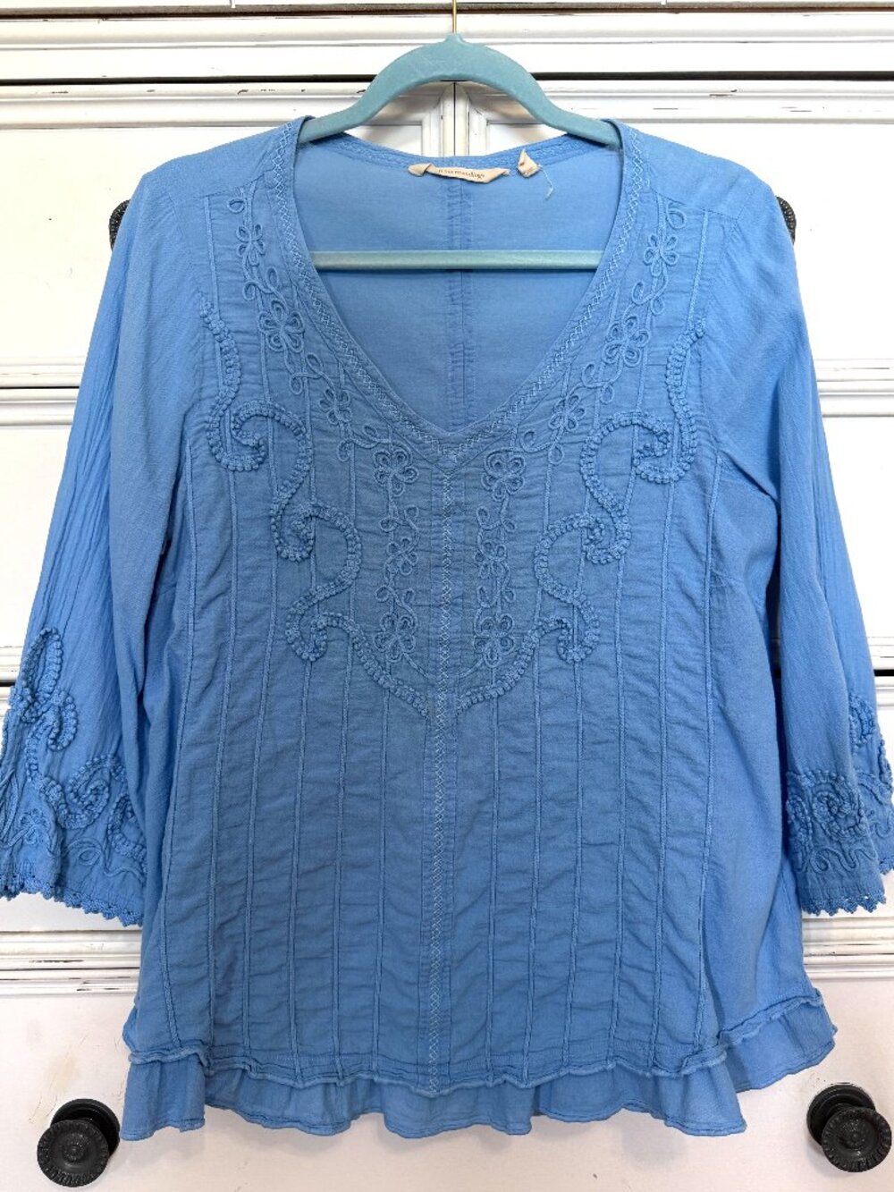 Soft Surroundings Blue Embroidered Long sleeve top size: Medium